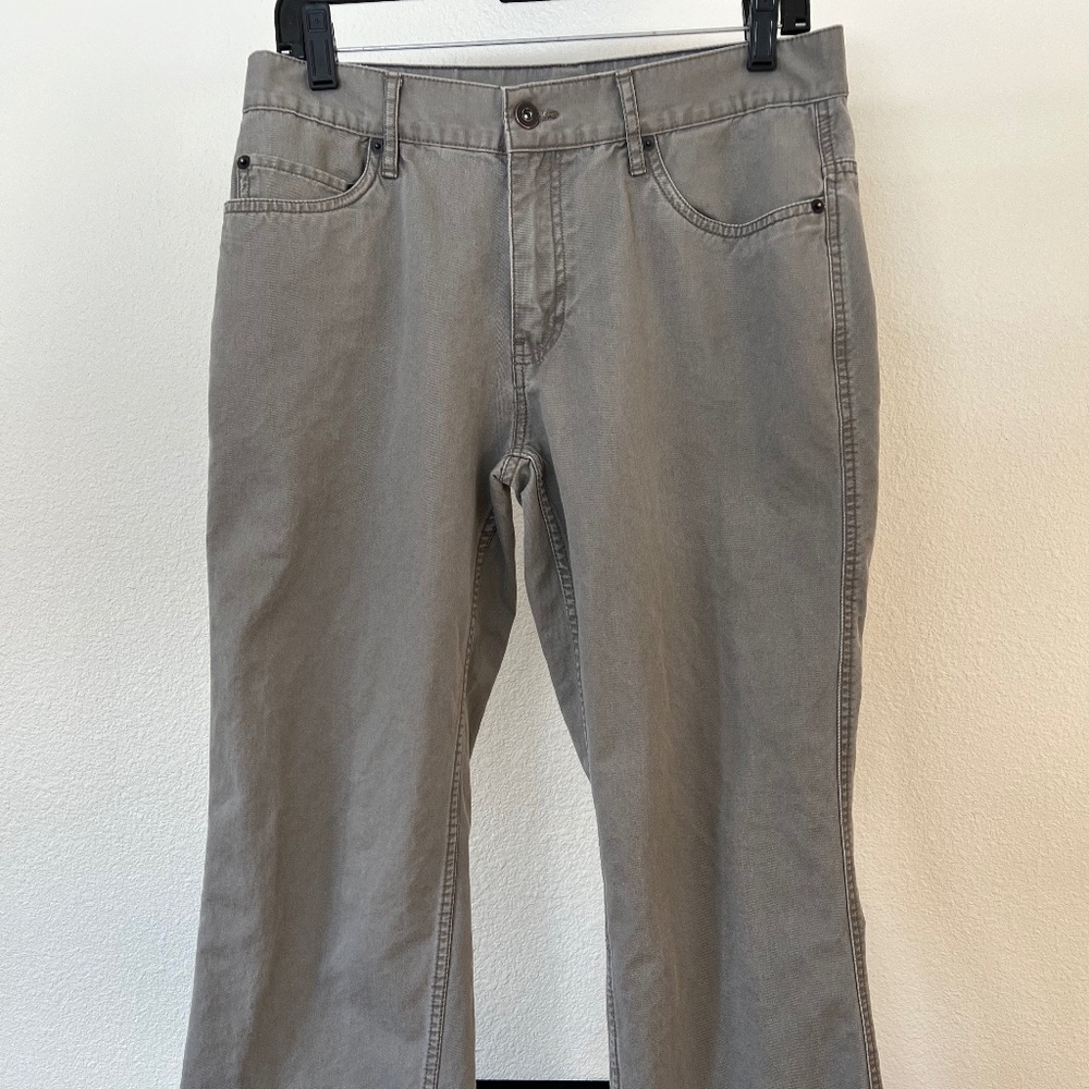 Men's St. John's Bay Grey 5-Pocket Straight Chino Pants (32" waist; 30" inseam)